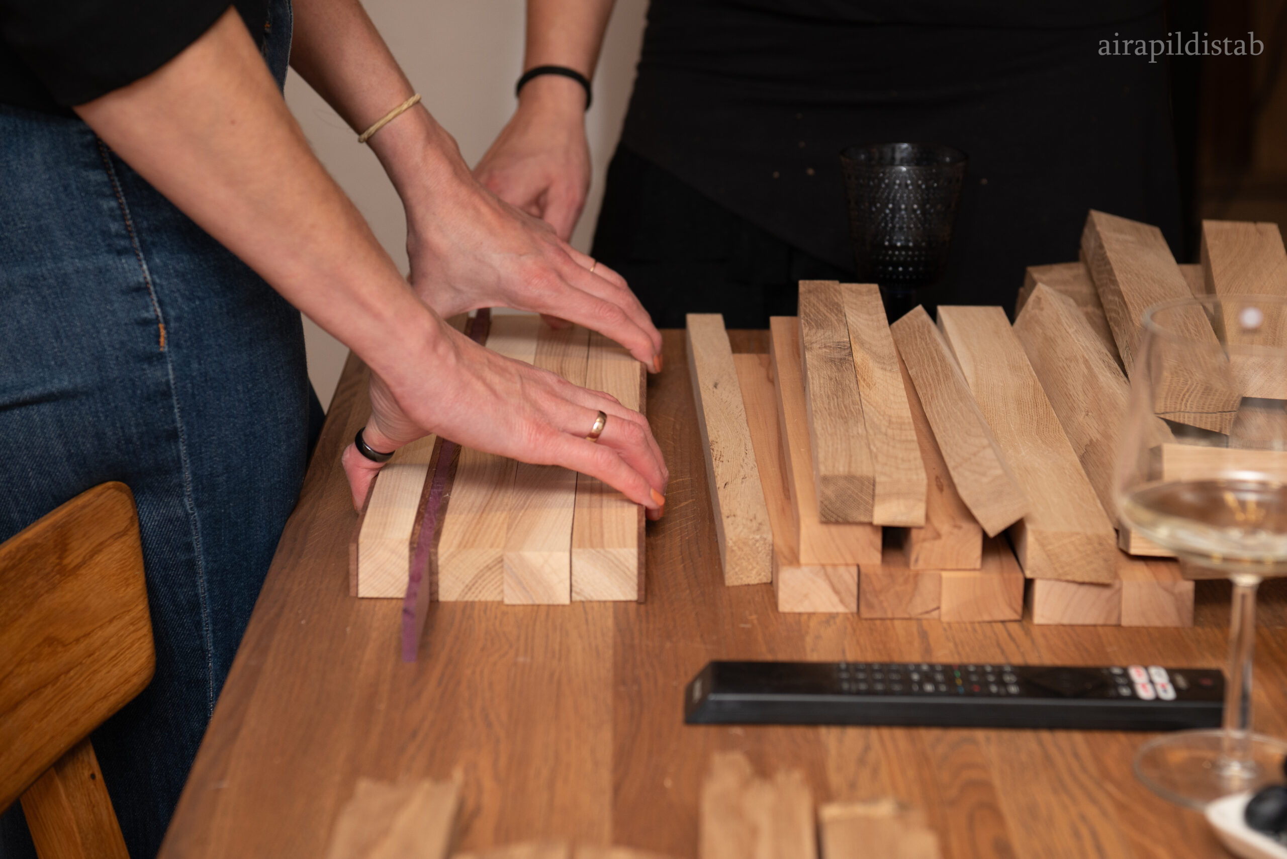 lõikelaua tegemise töötuba koos veinidegustatsiooniga