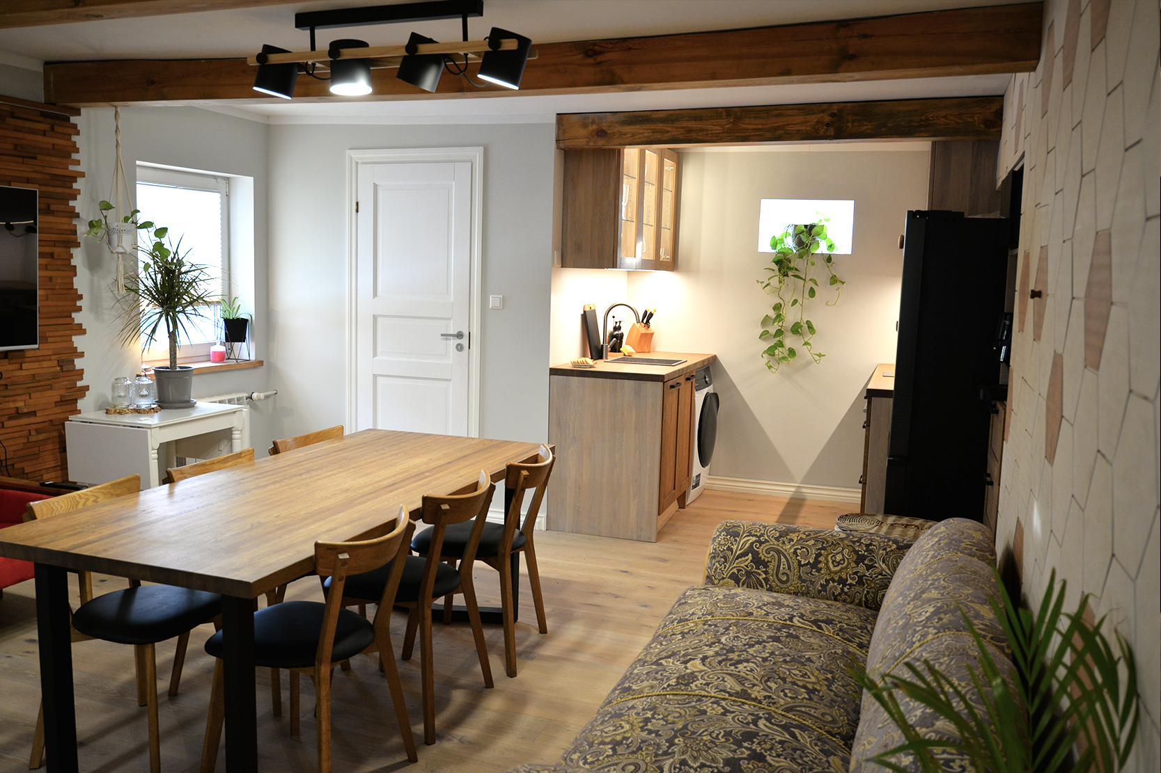 lõikelaua tegemise töötuba koos veinidegustatsiooniga