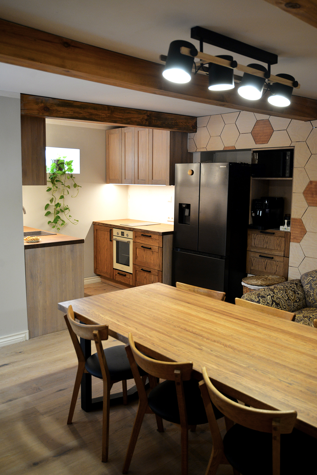 lõikelaua tegemise töötuba koos veinidegustatsiooniga