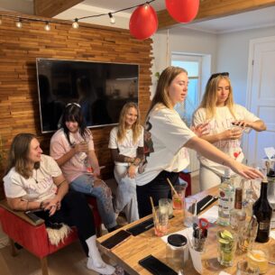 tüdrukuteõhtu töötoas: mull, loovus ja päris mälestus (3h)