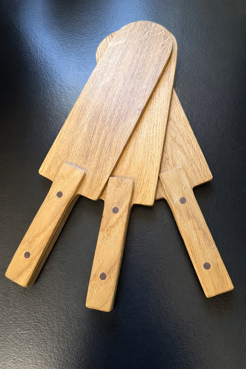 pimetennise / showdown’i reket tammest – käsitöö