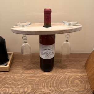 veinipudeli serveerimisalus kahele klaasile